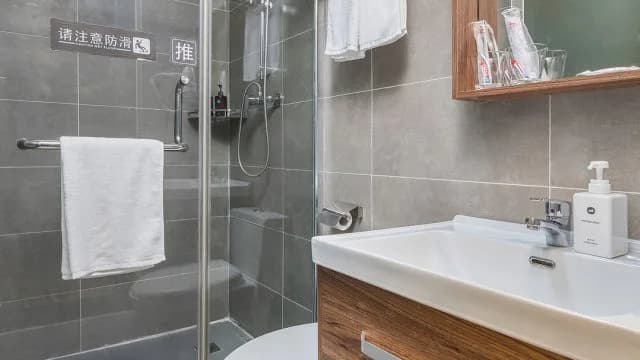 Hanting Hotel Guangzhou Nancun Yuangang Metro Station · Hotel photo