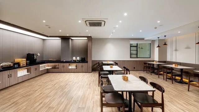 HanTing Hotel (Guangzhou Huadu Square Metro Station) · Hotel photo