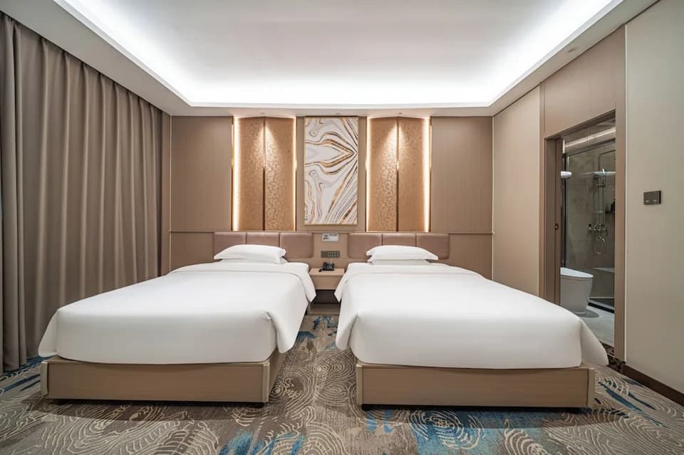 ELONG DELUXE International Hotel · Hotel photo