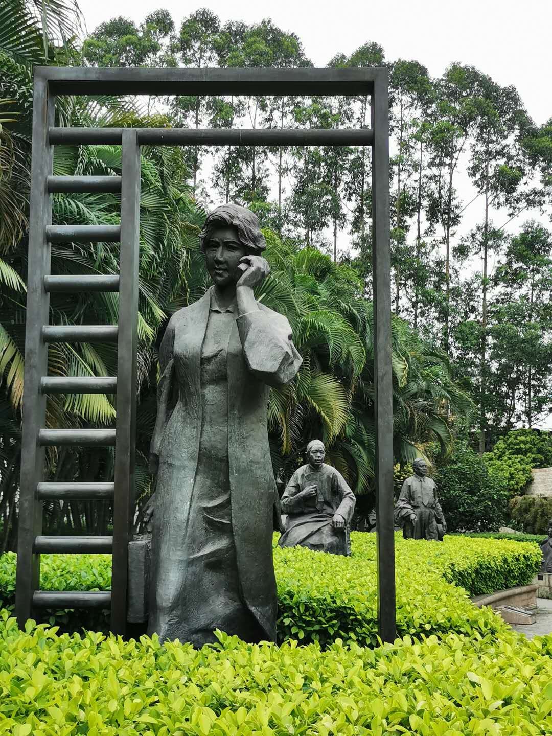 潘鹤雕塑艺术园景点图片 8