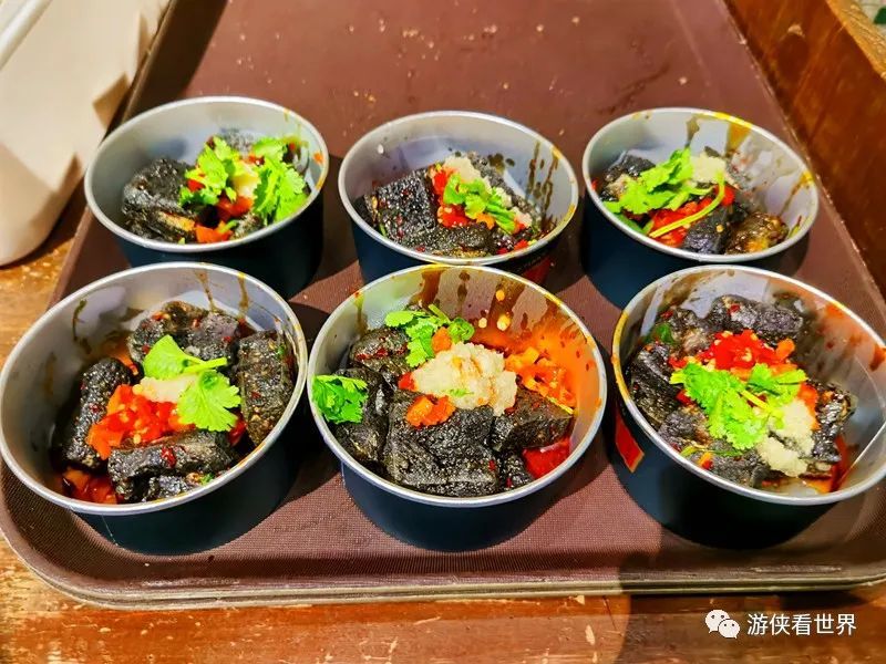 沙湾古镇品美食 文和友里寻回忆