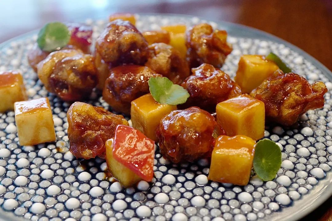 从瑰丽一顿饭看广州美食:卷在了起跑线上。