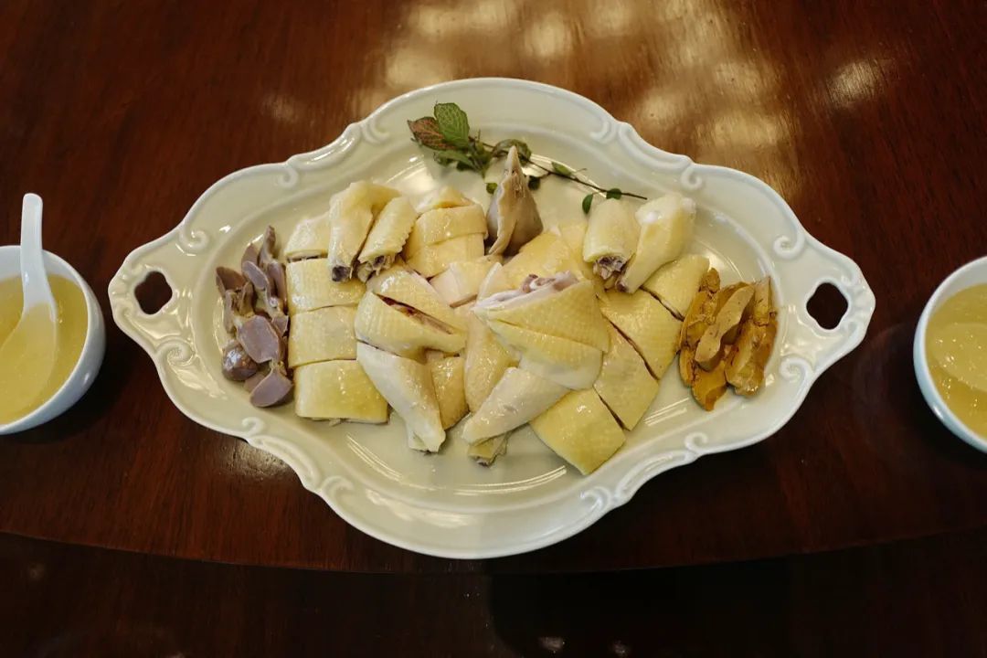 从瑰丽一顿饭看广州美食:卷在了起跑线上。