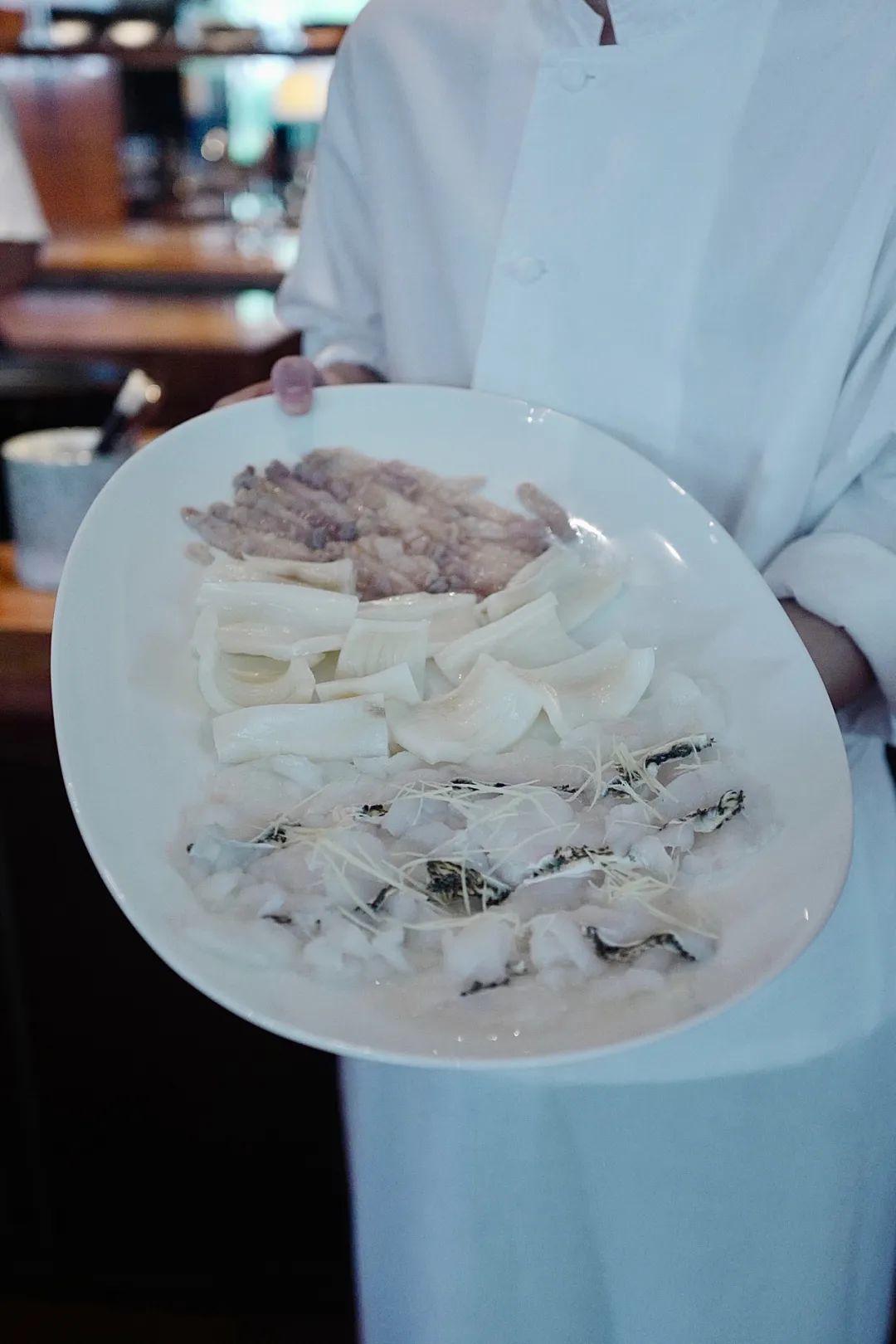 从瑰丽一顿饭看广州美食:卷在了起跑线上。