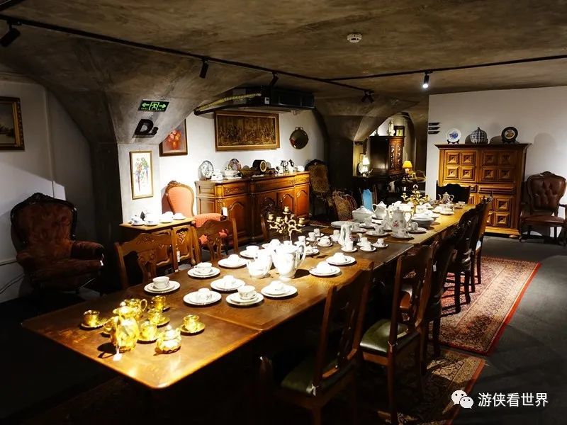 3万件西洋老古董漂洋过海 藏在广州荔湾旧厂房里