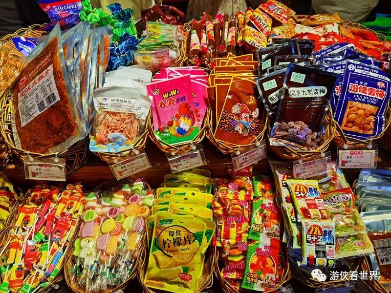 沙湾古镇品美食 文和友里寻回忆