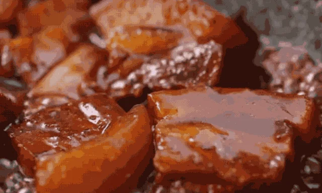 吕田炆大肉,菜品示意